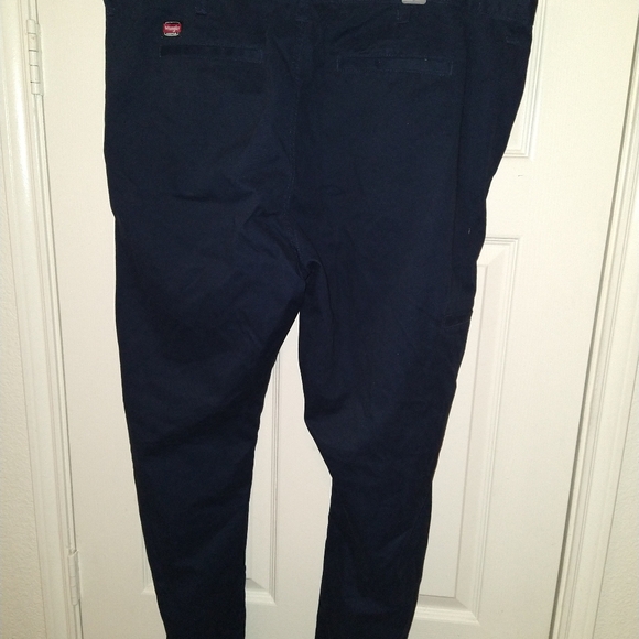Wrangler Workwear Blue Pant Men's sz 42x30. - Picture 2 of 9